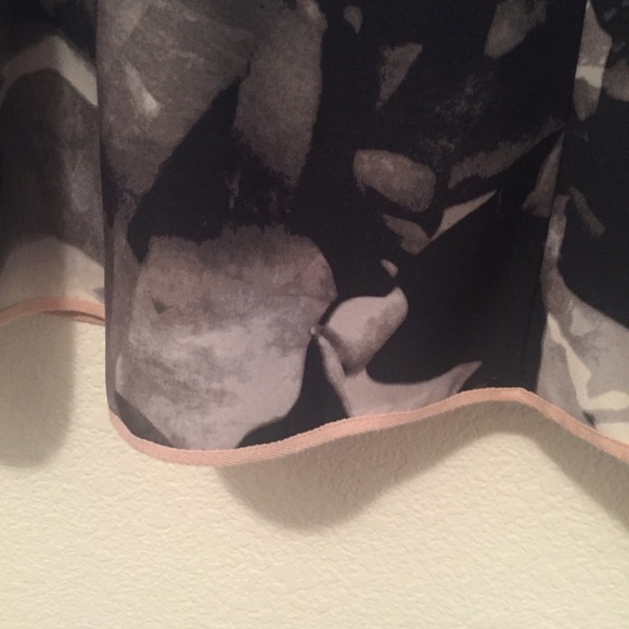 Mossimo Women’s skirt abstract floral print size 2 - Picture 7 of 8